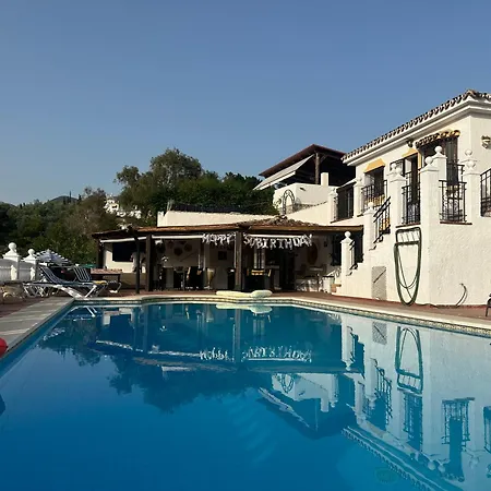 Bed & Breakfast Casa Hermosa 4*